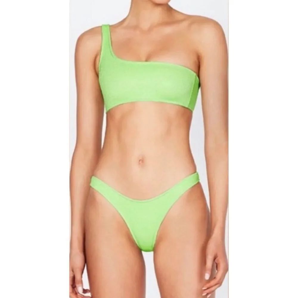 Triangl Shimmer OneโShoulder Bikini Set | XS in Green